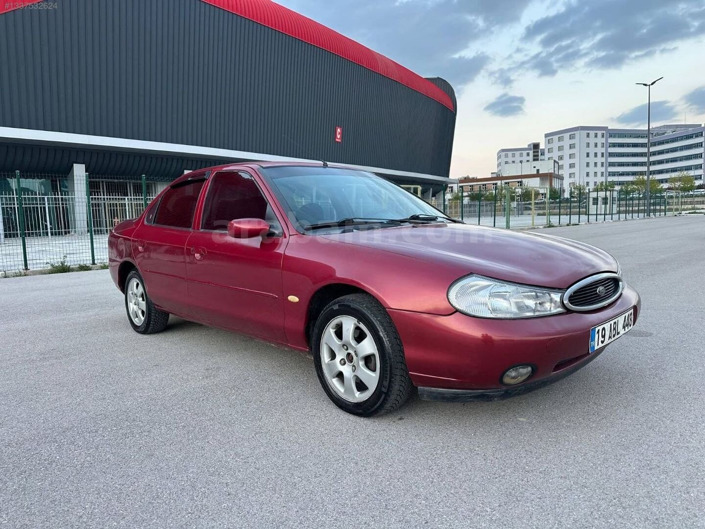 Galeriden Ford Mondeo 2.0 Ghia 1997 Model Çorum 410.000 km Bordo 1