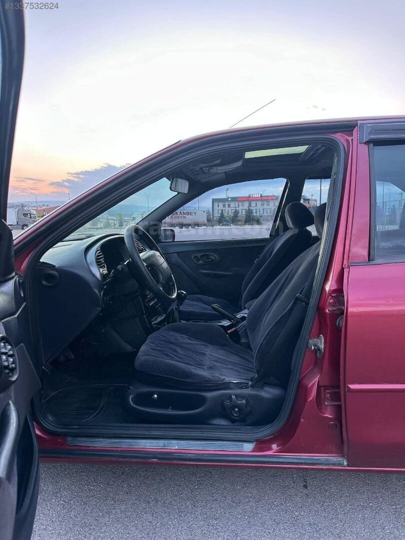 Galeriden Ford Mondeo 2.0 Ghia 1997 Model Çorum 410.000 km Bordo 4