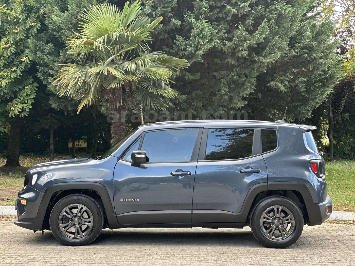 ÖZENLER OTO'DAN HATASIZ JEEP RENEGEDE 4