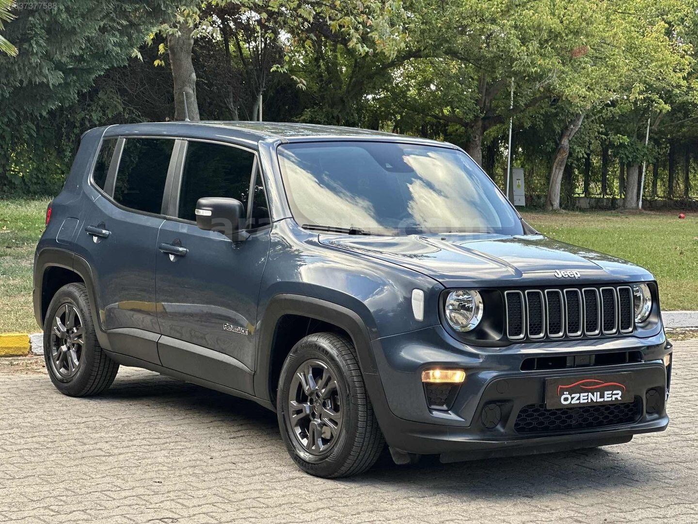 ÖZENLER OTO'DAN HATASIZ JEEP RENEGEDE 3
