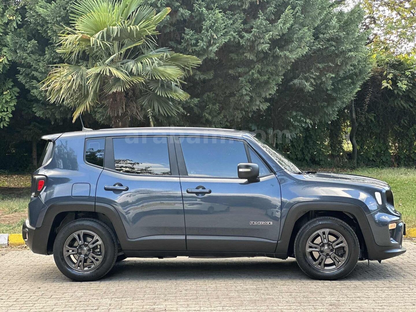 ÖZENLER OTO'DAN HATASIZ JEEP RENEGEDE 5