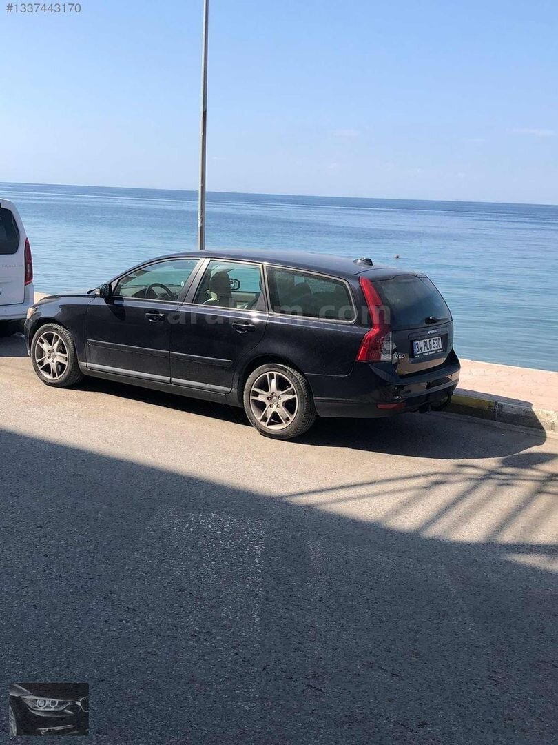 Galeriden Volvo V50 2.0 D Dynamic 2008 Model İstanbul 276.000 km Siyah 2