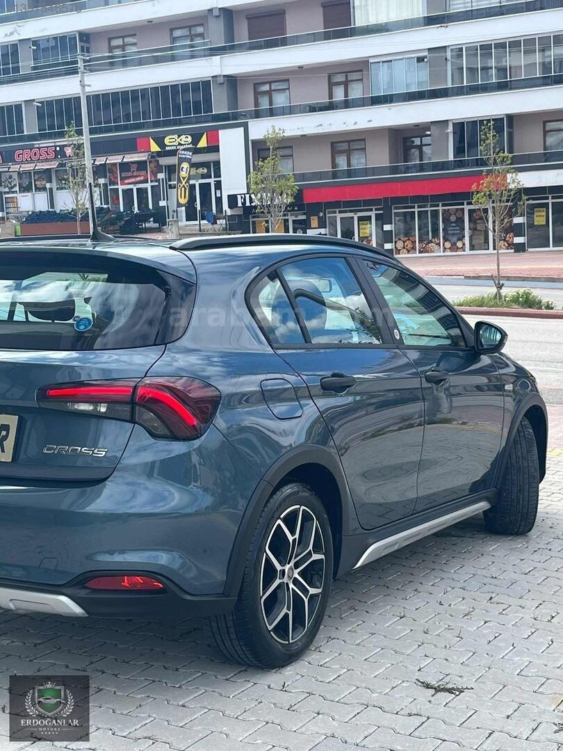 ERDOĞANLAR MOTORSDAN 2023 HATASIZ BOYASIZ DEĞİŞENSİZ EGEA CROSS 3