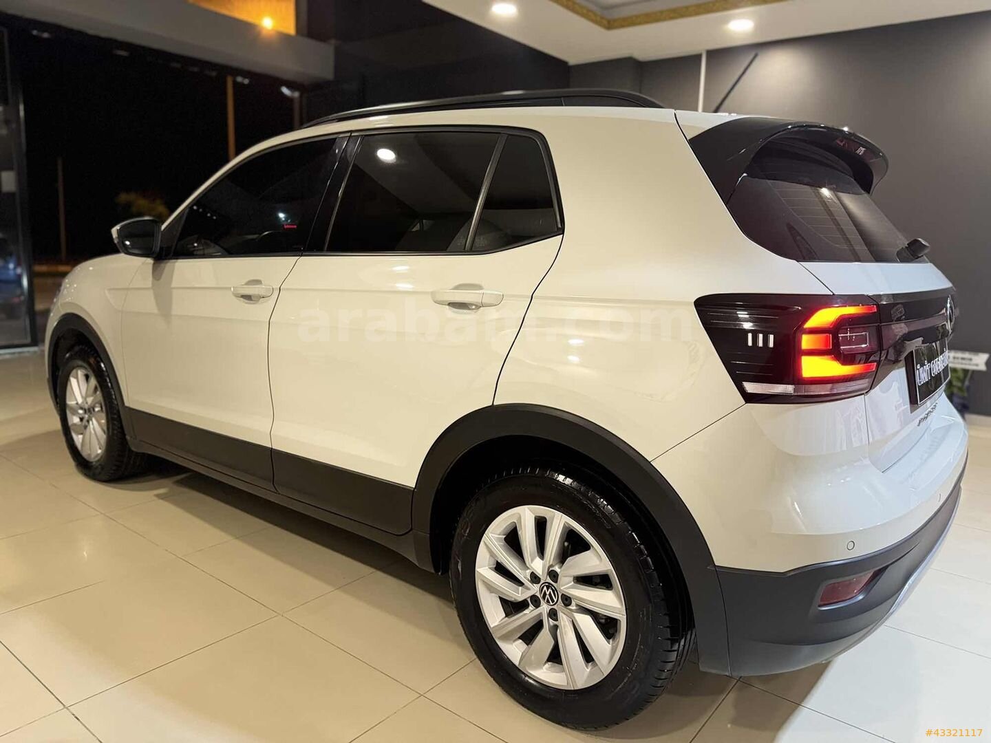 Galeriden Volkswagen T-Cross 1.0 TSI Life 2023 Model Muş 78.000 km Gri 6