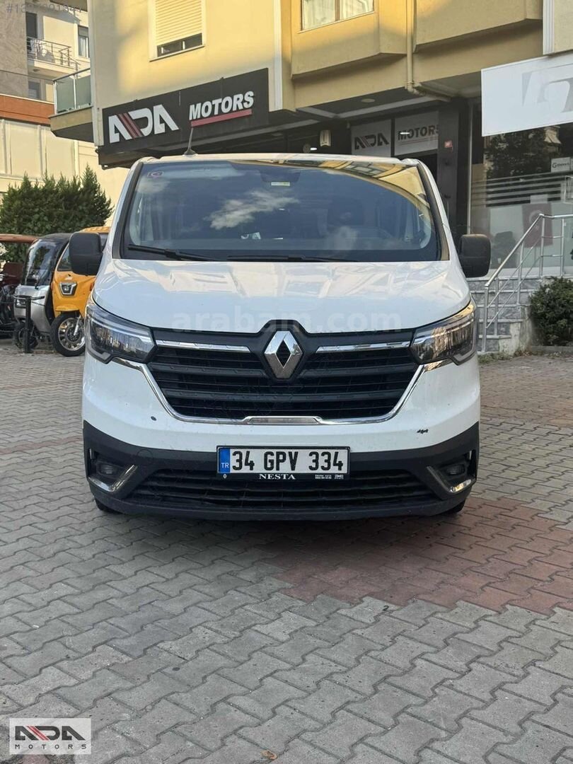 Galeriden Renault Trafic 2.0 BlueDCi Grand Confort 2023 Model İstanbul 290.000 km Beyaz 1