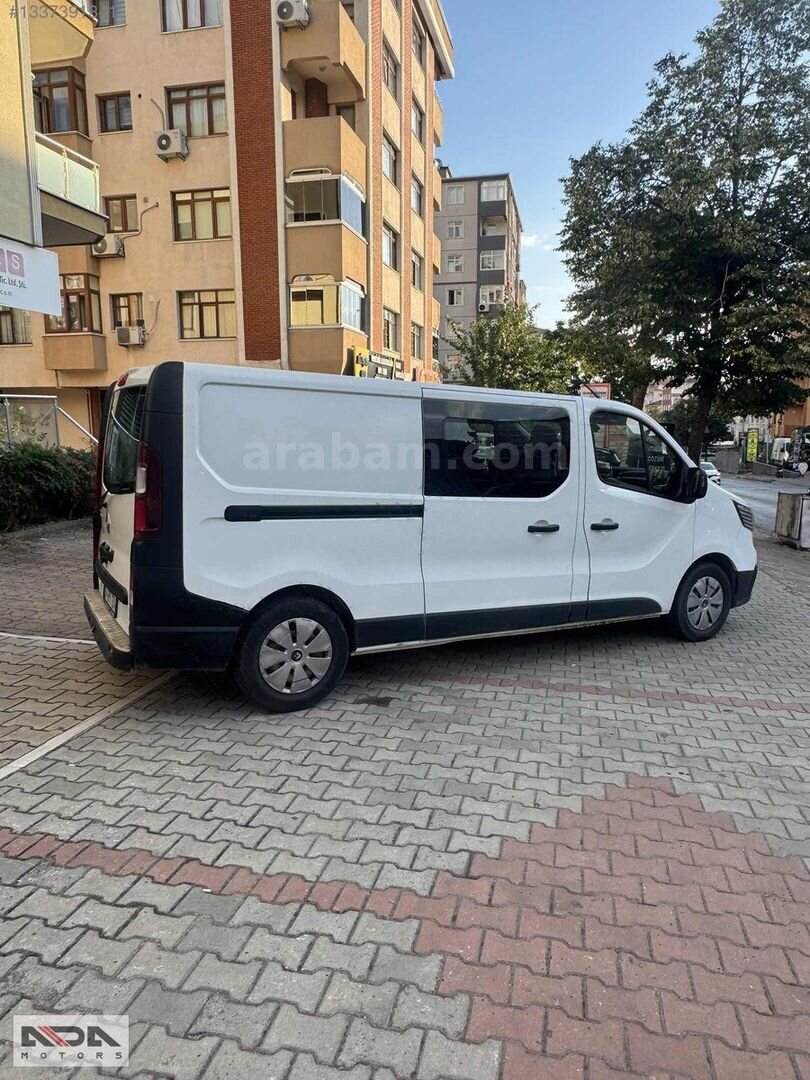 Galeriden Renault Trafic 2.0 BlueDCi Grand Confort 2023 Model İstanbul 290.000 km Beyaz 3