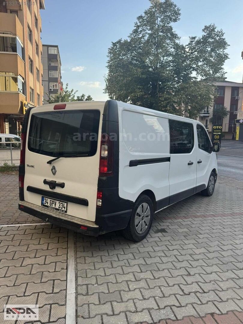 Galeriden Renault Trafic 2.0 BlueDCi Grand Confort 2023 Model İstanbul 290.000 km Beyaz 4