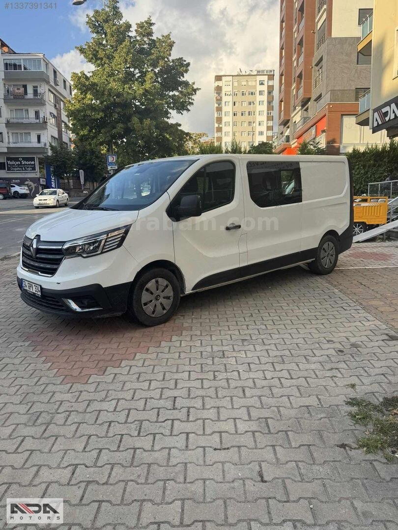 Galeriden Renault Trafic 2.0 BlueDCi Grand Confort 2023 Model İstanbul 290.000 km Beyaz 6