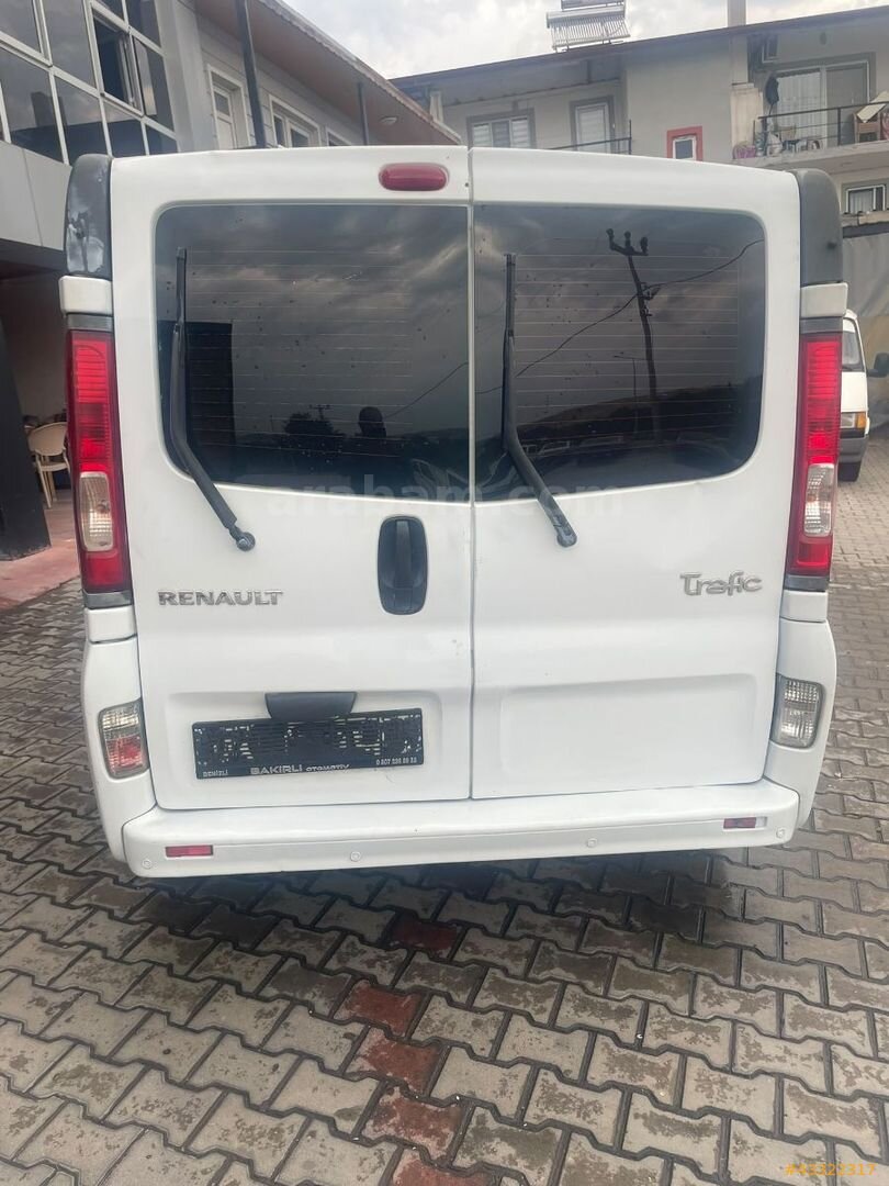Galeriden Renault Trafic 2.0 DCI Passenger 2012 Model Denizli 350.000 km Beyaz 3