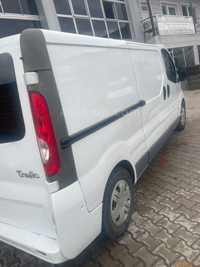 Galeriden Renault Trafic 2.0 DCI Passenger 2012 Model Denizli 350.000 km Beyaz 2