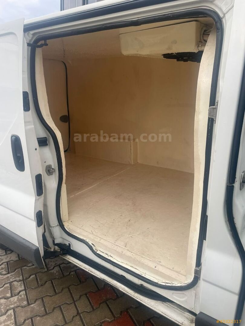 Galeriden Renault Trafic 2.0 DCI Passenger 2012 Model Denizli 350.000 km Beyaz 5