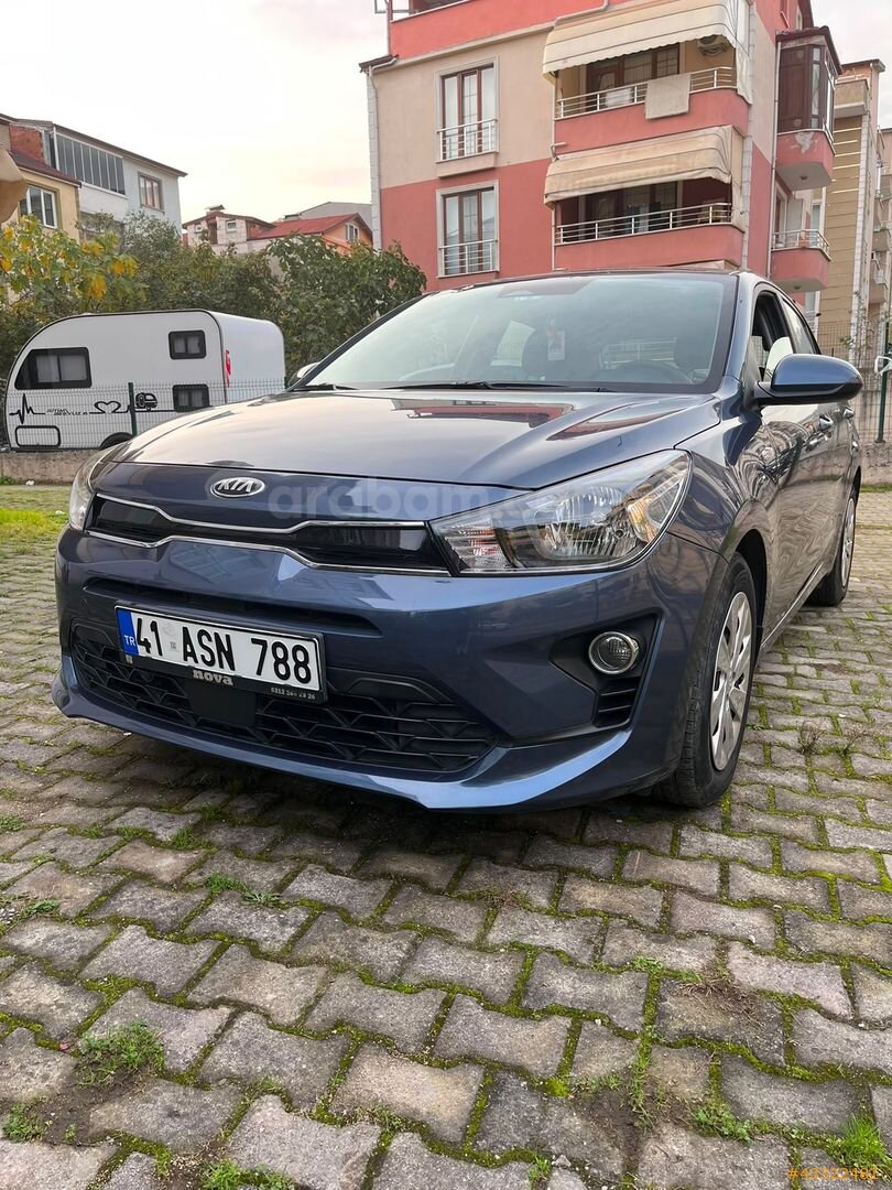 ÇOK TEMİZ ORJİNAL KİA RİO 1,25 cvvt 1