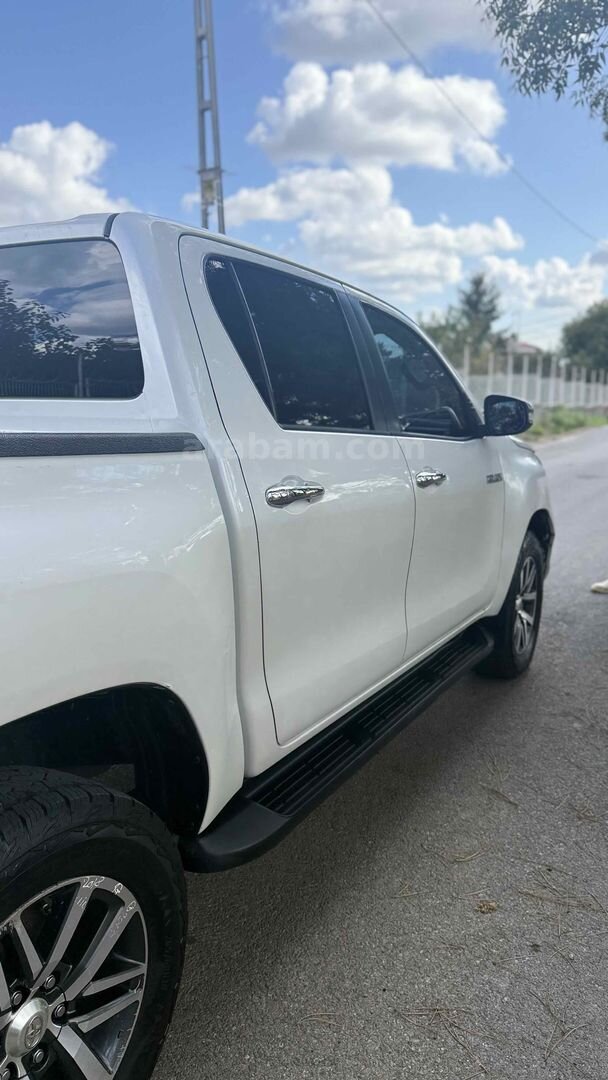 2015 TOYOTA HILUX 4x2 ADVANCE – DİRİ • TEMİZ • MASRAFSIZ 2.4 4*2 2