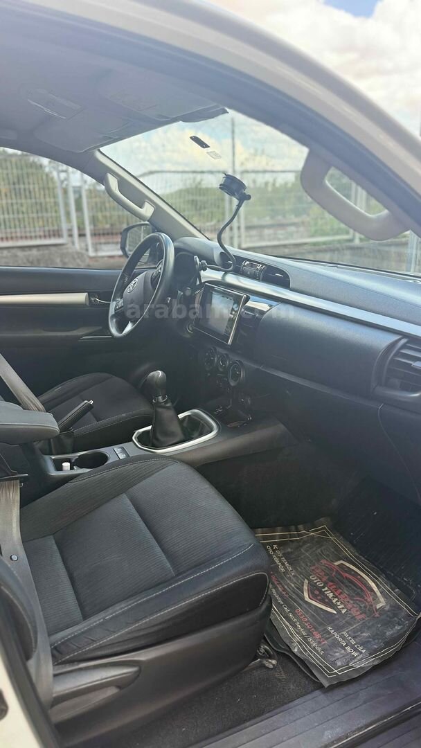 2015 TOYOTA HILUX 4x2 ADVANCE – DİRİ • TEMİZ • MASRAFSIZ 2.4 4*2 3