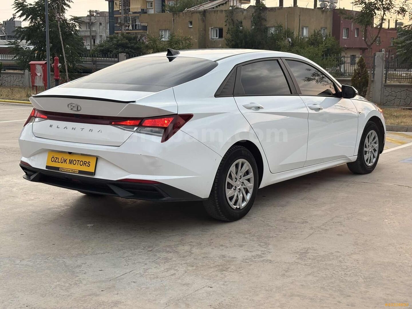 Galeriden Hyundai Elantra 1.6 MPI Style 2022 Model Hatay 181.000 km Beyaz 6