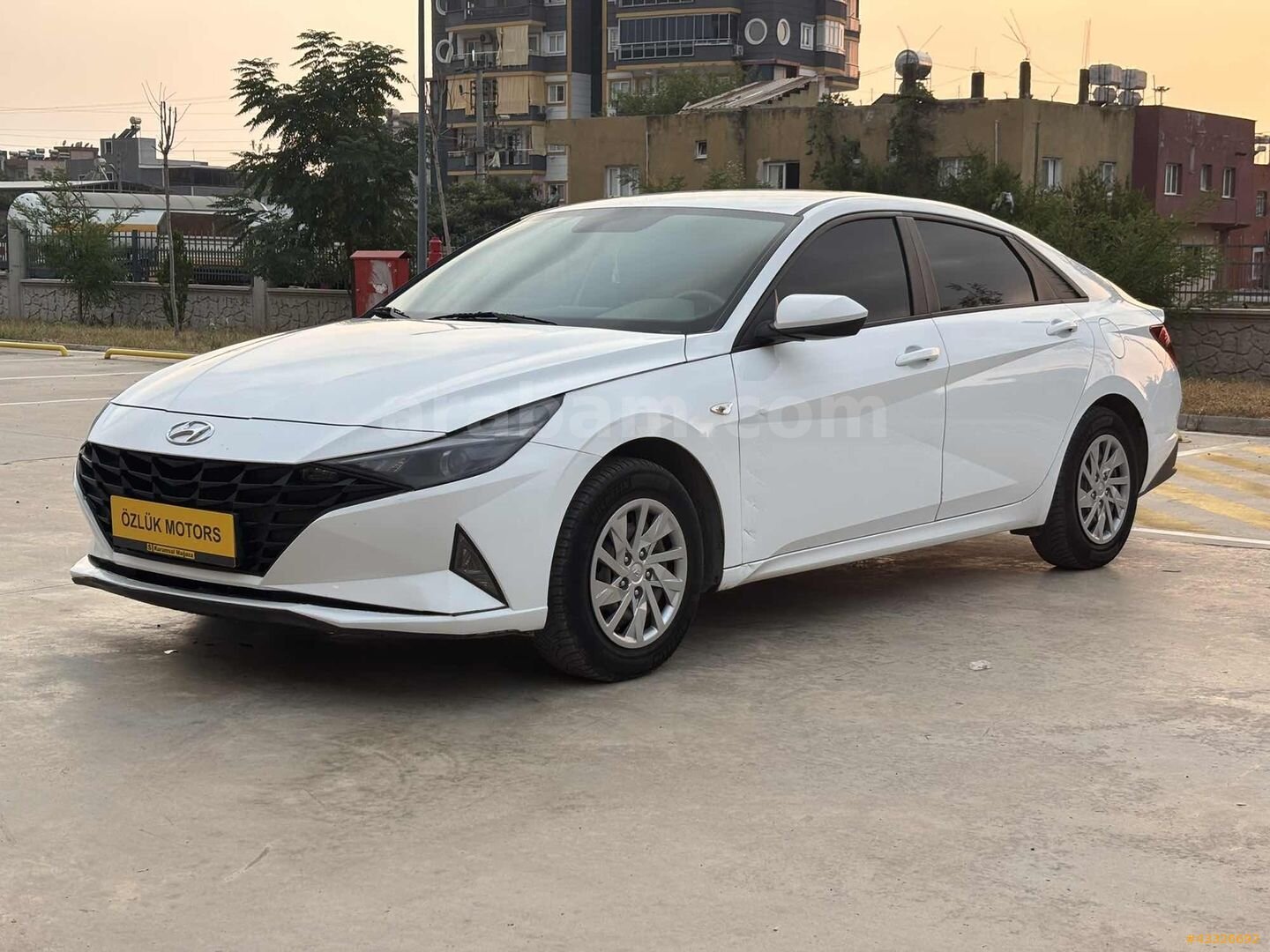 Galeriden Hyundai Elantra 1.6 MPI Style 2022 Model Hatay 181.000 km Beyaz 3