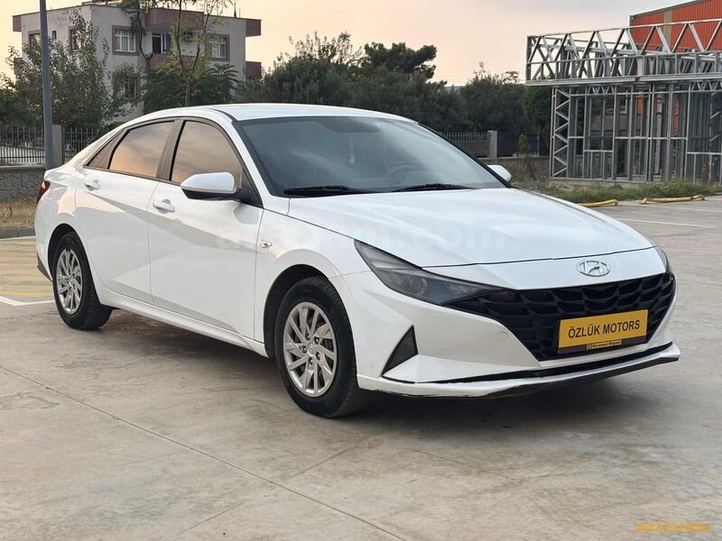 Galeriden Hyundai Elantra 1.6 MPI Style 2022 Model Hatay 181.000 km Beyaz