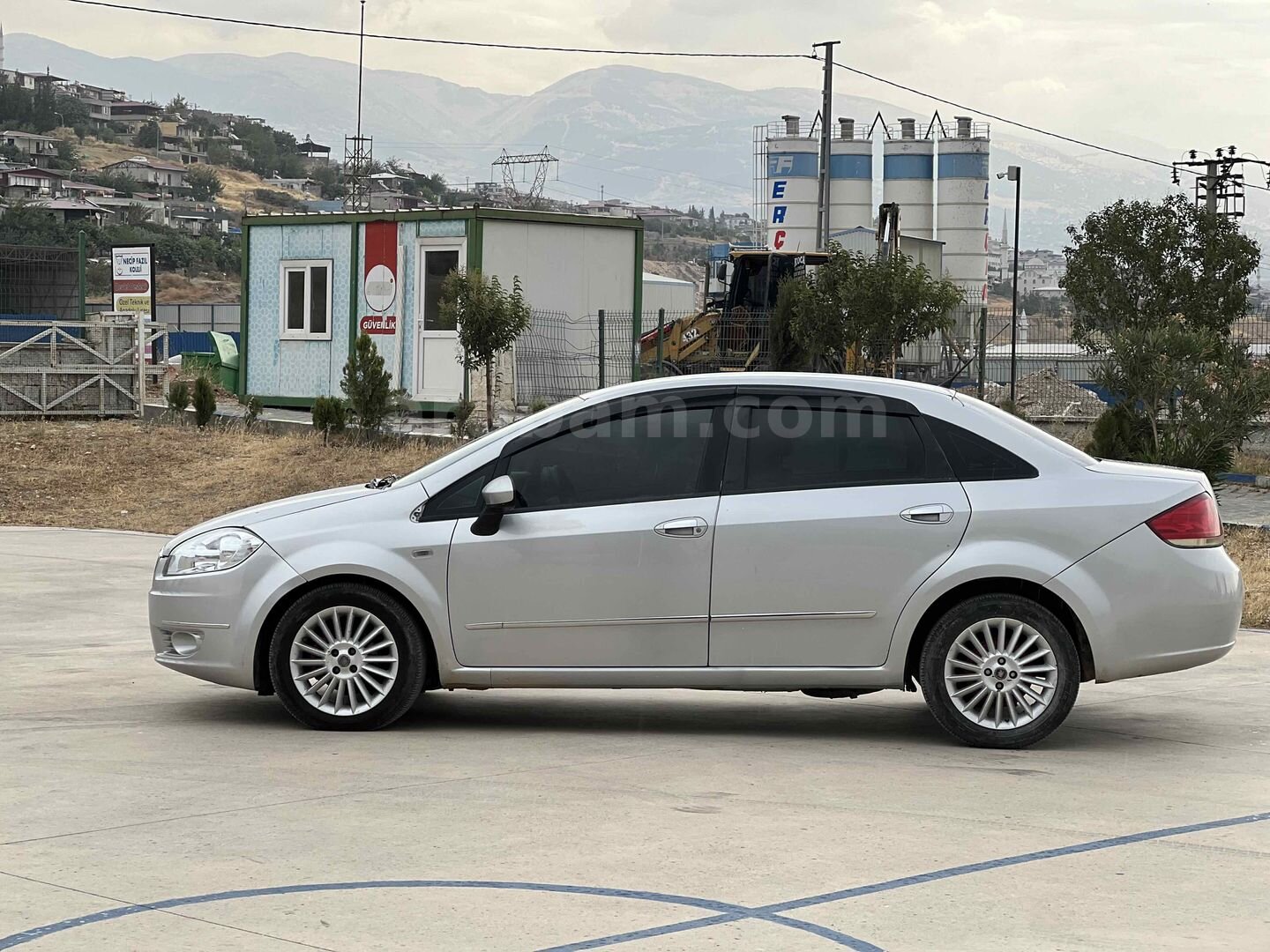 Galeriden Fiat Linea 1.3 Multijet Active Plus 2010 Model Kahramanmaraş 253.000 km Gri 7