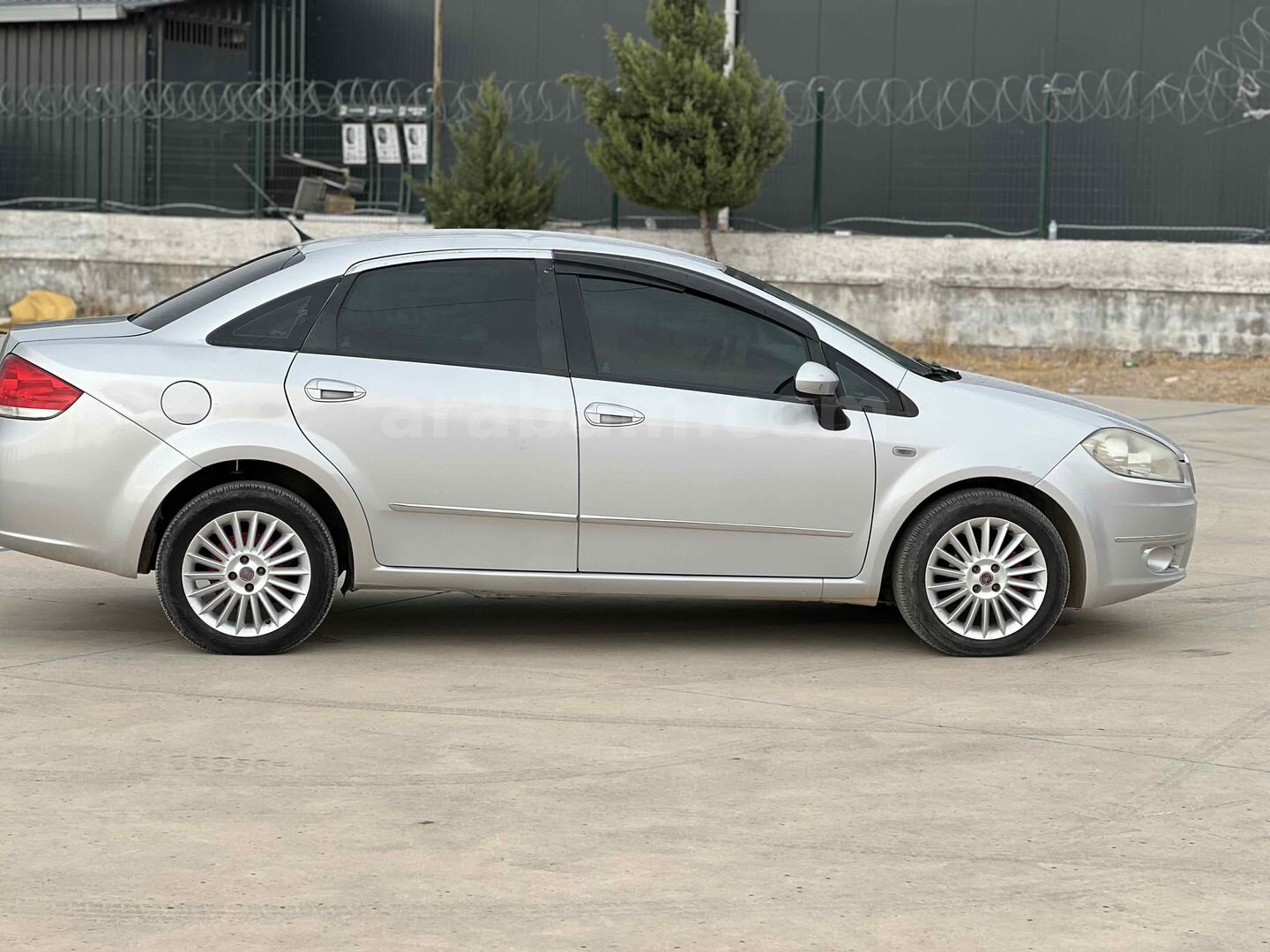 Galeriden Fiat Linea 1.3 Multijet Active Plus 2010 Model Kahramanmaraş 253.000 km Gri 3