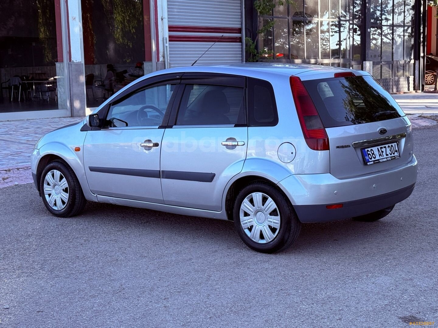 Galeriden Ford Fiesta 1.4 TDCi Comfort 2004 Model Aksaray 280.000 km Gri 7