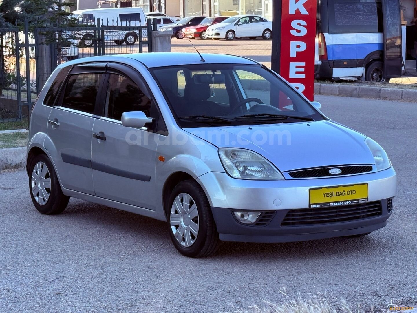 Galeriden Ford Fiesta 1.4 TDCi Comfort 2004 Model Aksaray 280.000 km Gri 4