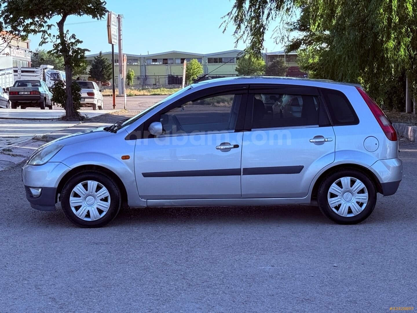 Galeriden Ford Fiesta 1.4 TDCi Comfort 2004 Model Aksaray 280.000 km Gri 6