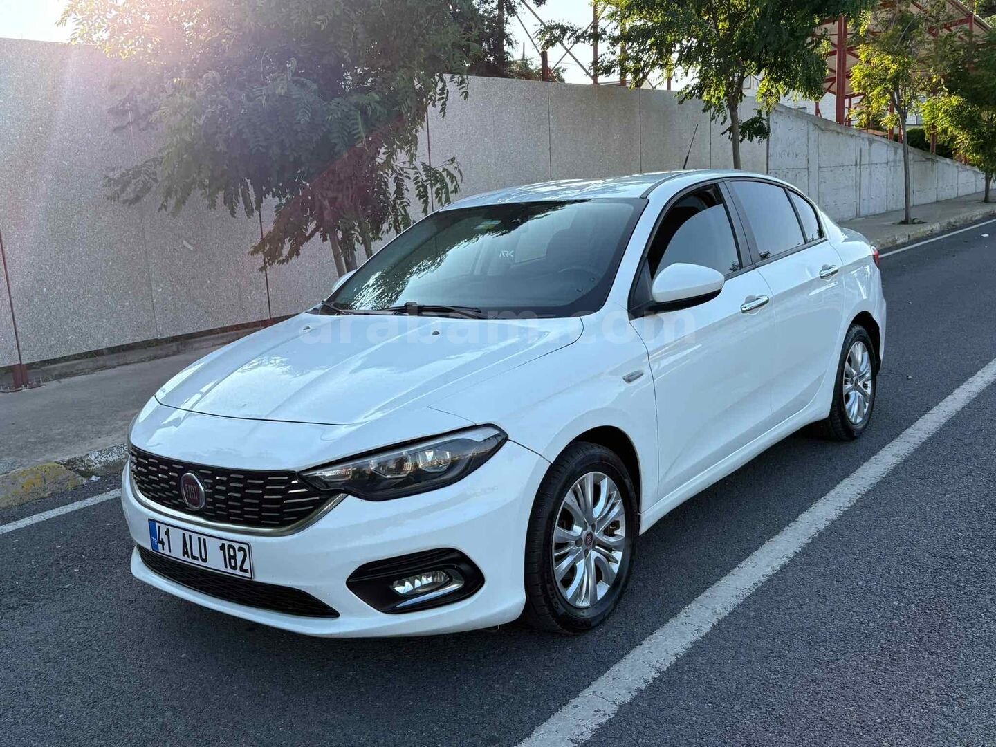 Galeriden Fiat Egea 1.3 Multijet Urban 2018 Model İstanbul 197.000 km Beyaz 2