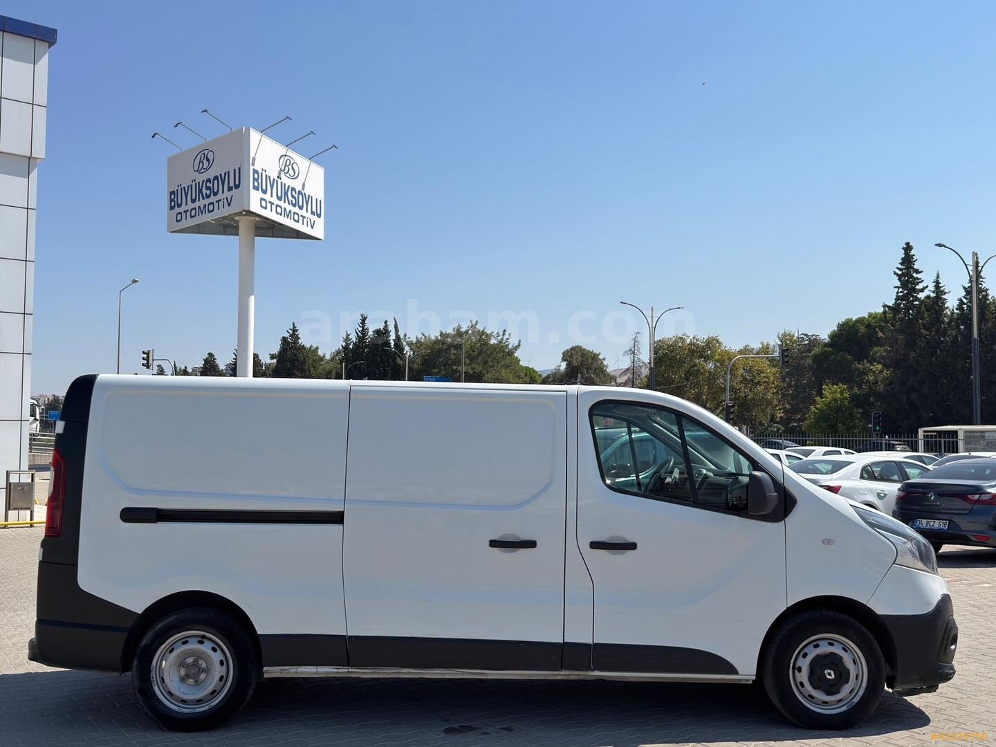 Galeriden Renault Trafic 1.6 DCI Grand Confort 2019 Model İzmir 184.046 km Beyaz 4