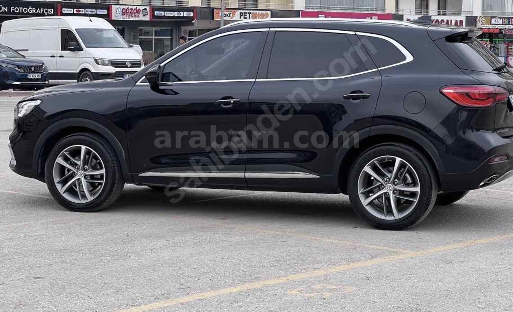 Sahibinden MG HS 1.5 T-GDI Luxury 2023 Model Denizli 20.000 km Siyah 3