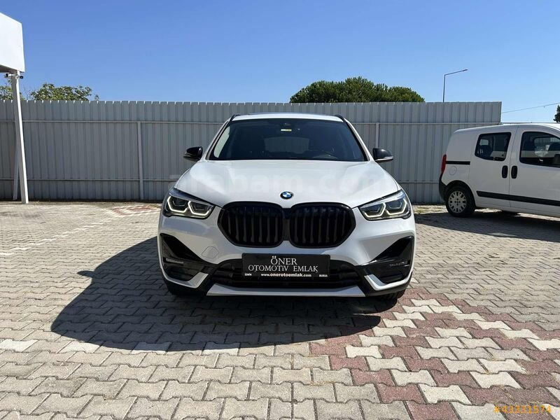 -ÖNER- 2020 BMW X1 DİZEL SPORTLİNE HATASIZ
