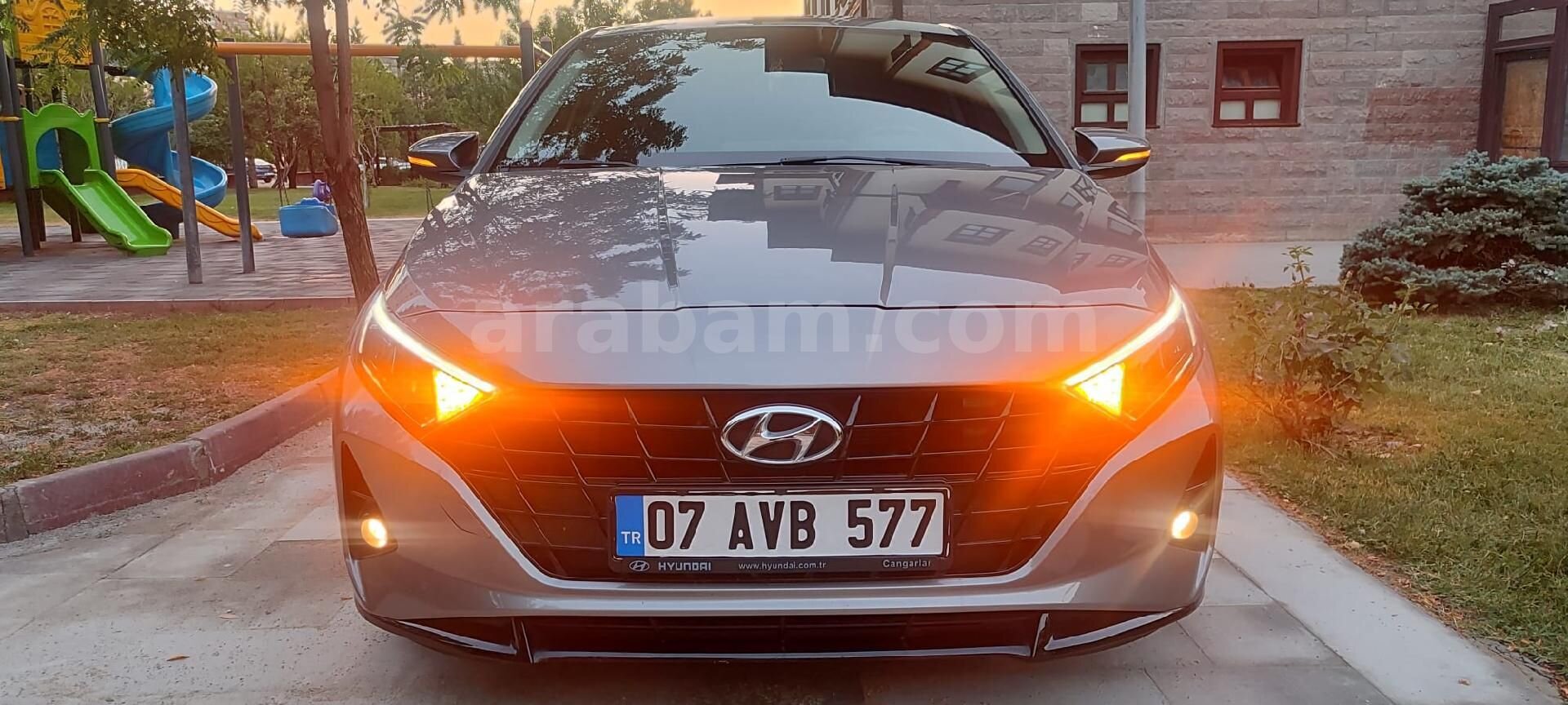 2021 MODEL HYUNDAI İ 20 STYLE PLUS SANRUFLU 40 BİNDE DEGİSENSİZ 1
