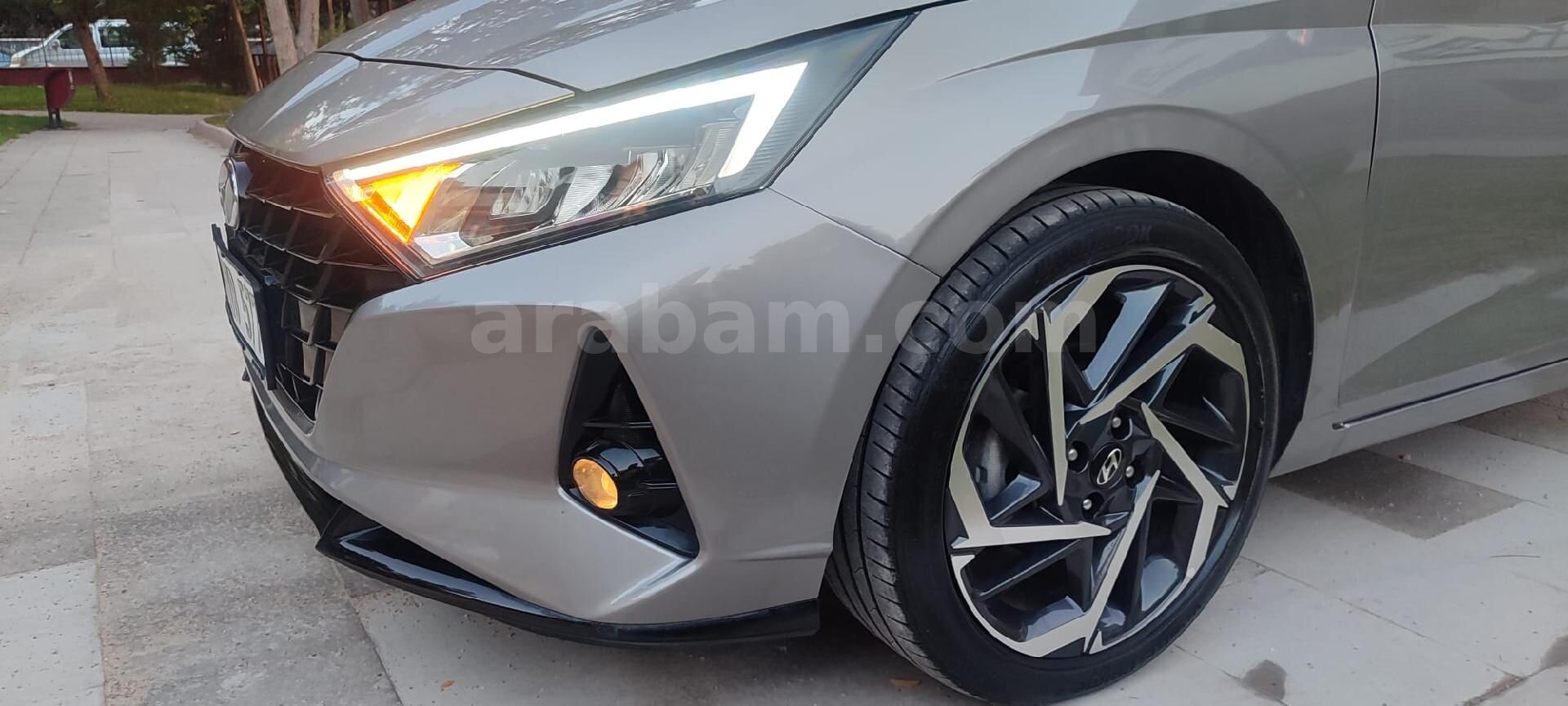 2021 MODEL HYUNDAI İ 20 STYLE PLUS SANRUFLU 40 BİNDE DEGİSENSİZ 3