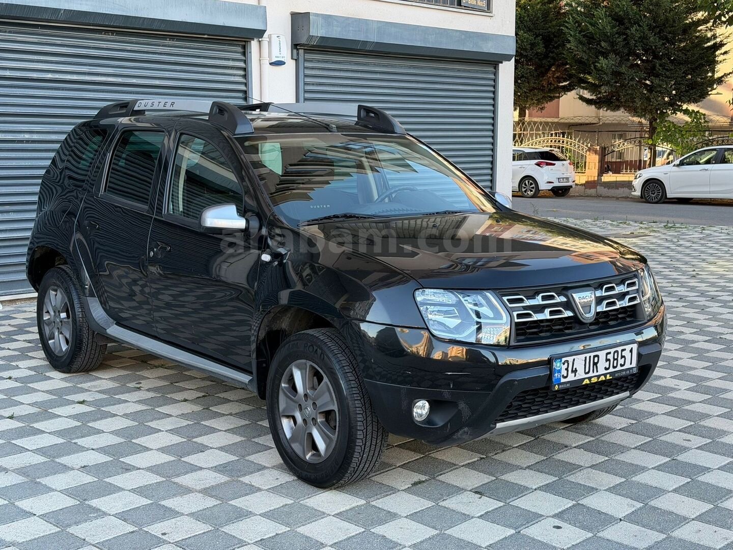 Galeriden Dacia Duster 1.5 dCi Laureate 2015 Model İstanbul 118.419 km Siyah 3