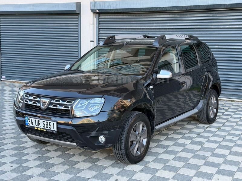Galeriden Dacia Duster 1.5 dCi Laureate 2015 Model İstanbul 118.419 km Siyah