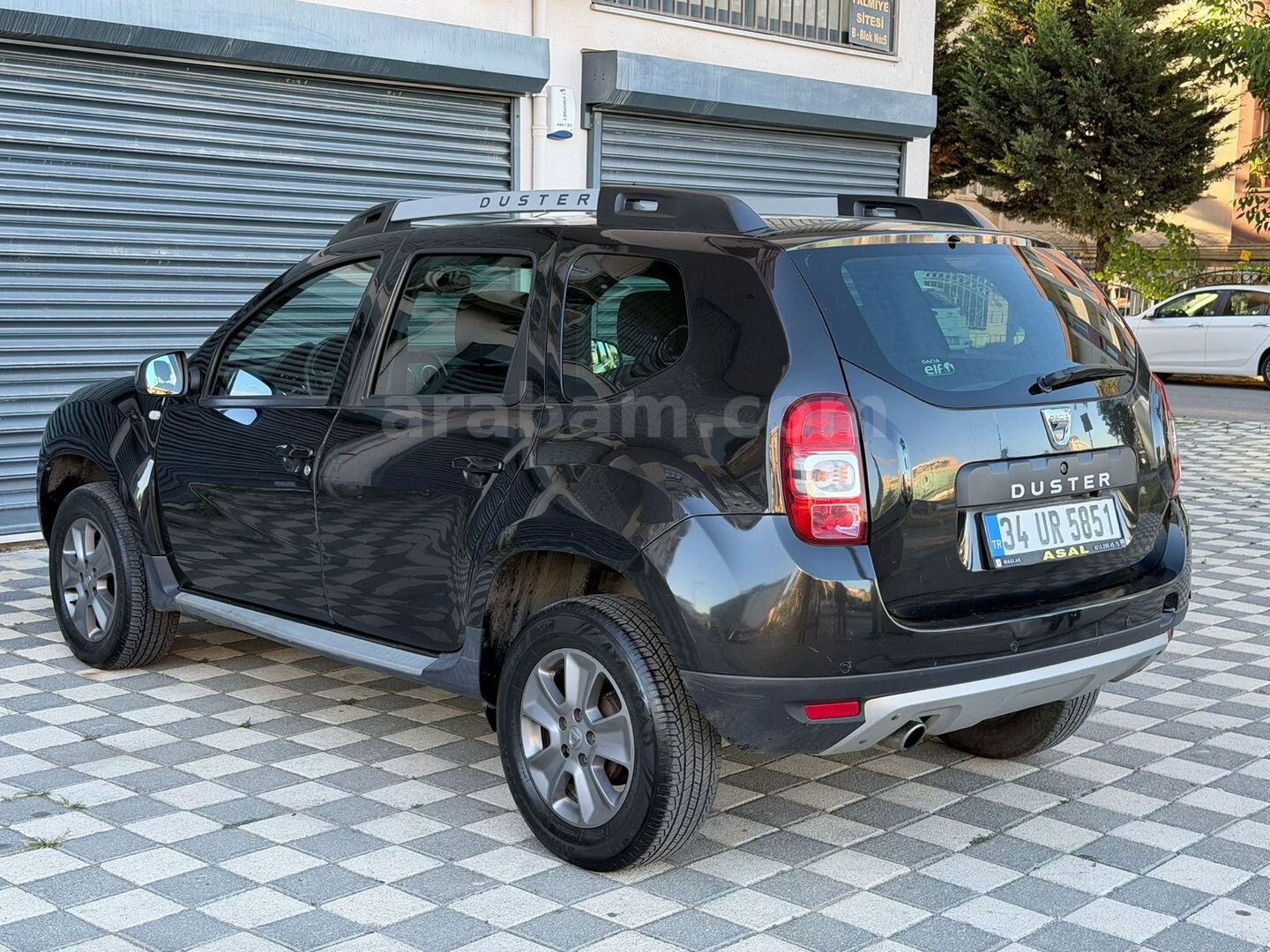 Galeriden Dacia Duster 1.5 dCi Laureate 2015 Model İstanbul 118.419 km Siyah 7