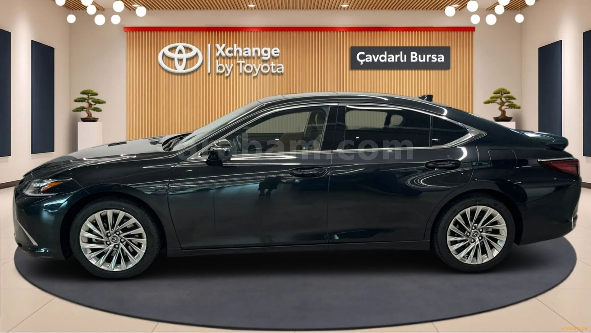 Galeriden Lexus ES 300h Exclusive 2023 Model Bursa 38.300 km Siyah 4