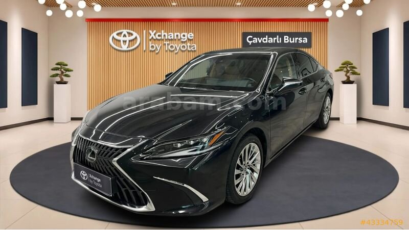 Galeriden Lexus ES 300h Exclusive 2023 Model Bursa 38.300 km Siyah