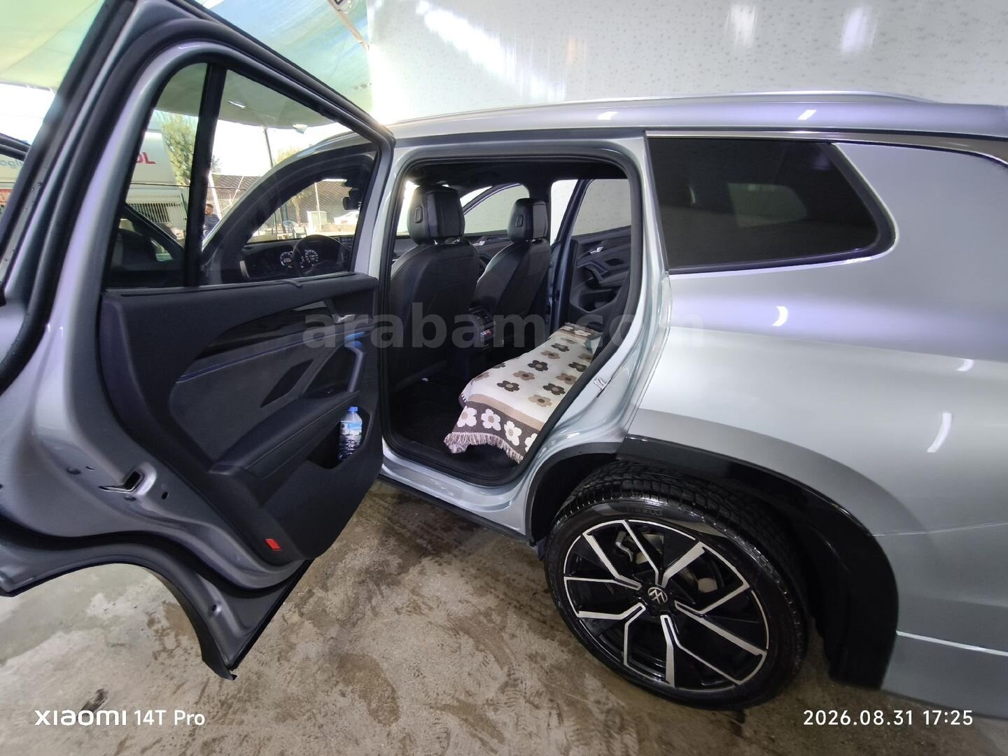 Sahibinden Volkswagen Tayron 1.5 e-TSI R Line 2025 Model İzmir 20.000 km Gri (Gümüş) 4