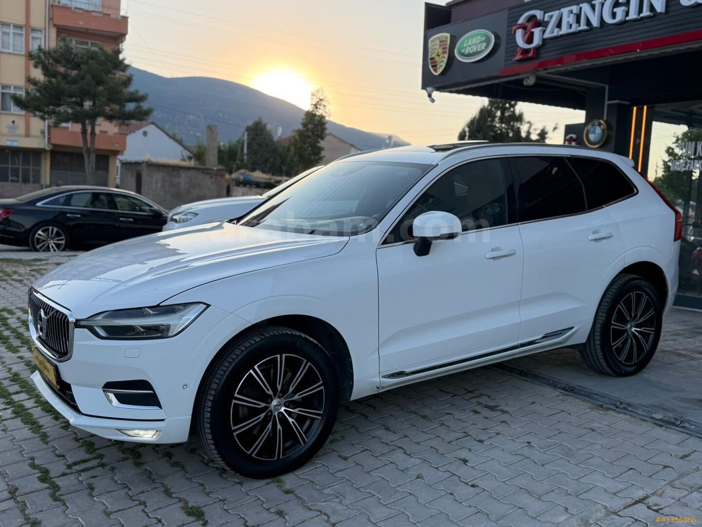 ZENGİN MOTORS'DAN 2017 VOLVO XC60 2.0 D4 DEĞİŞENSİZ 4