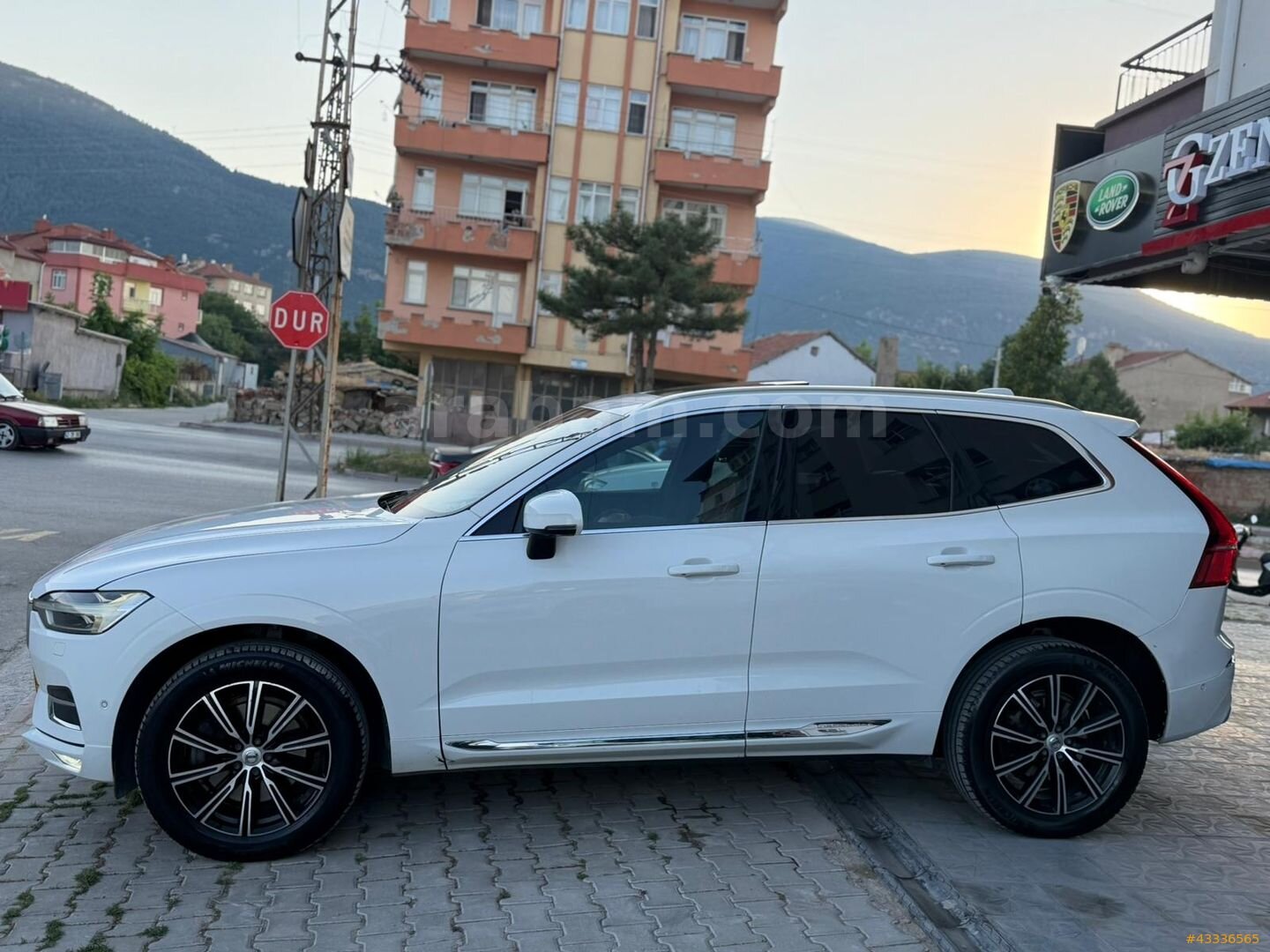 ZENGİN MOTORS'DAN 2017 VOLVO XC60 2.0 D4 DEĞİŞENSİZ 7
