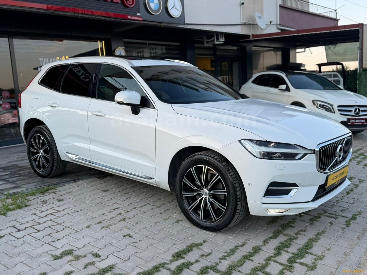 ZENGİN MOTORS'DAN 2017 VOLVO XC60 2.0 D4 DEĞİŞENSİZ 6