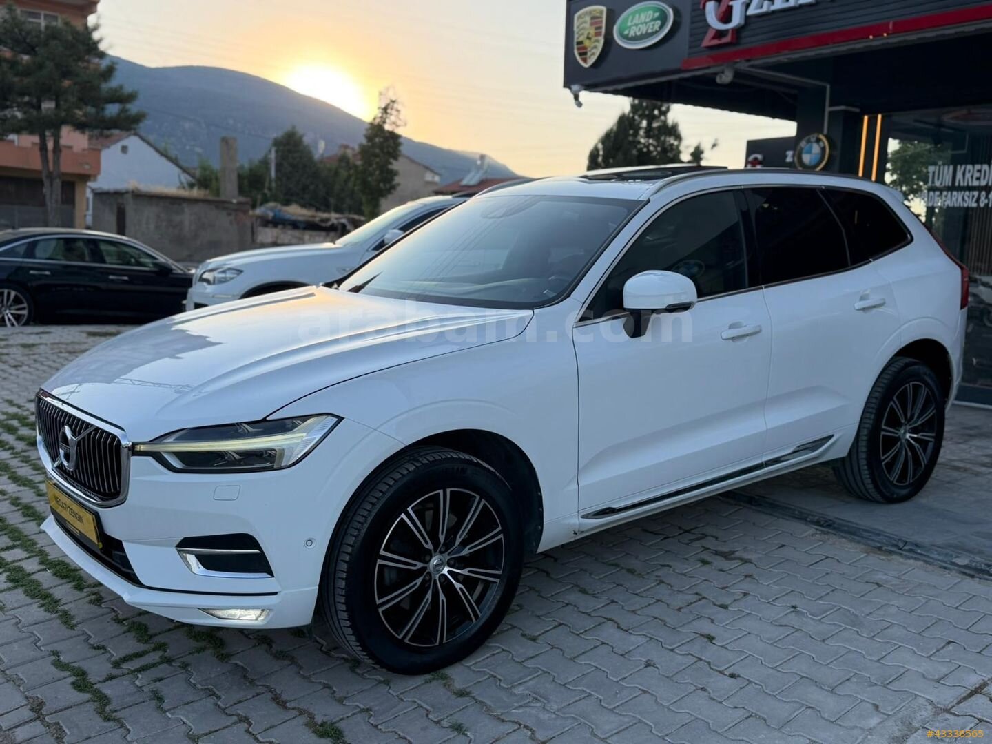 ZENGİN MOTORS'DAN 2017 VOLVO XC60 2.0 D4 DEĞİŞENSİZ 3