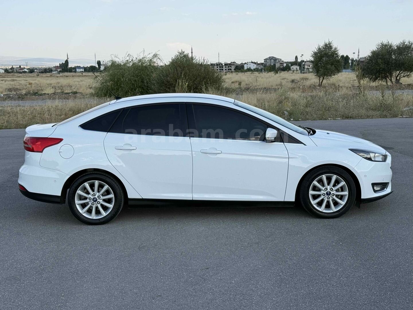 Galeriden Ford Focus 1.5 TDCi Titanium 2016 Model Konya 173.000 km Beyaz 7