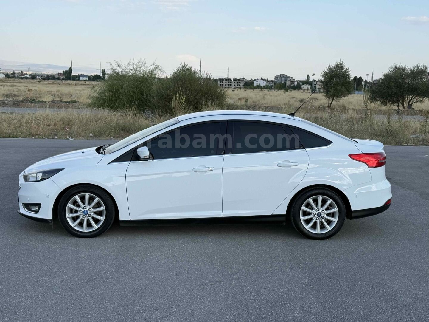 Galeriden Ford Focus 1.5 TDCi Titanium 2016 Model Konya 173.000 km Beyaz 6