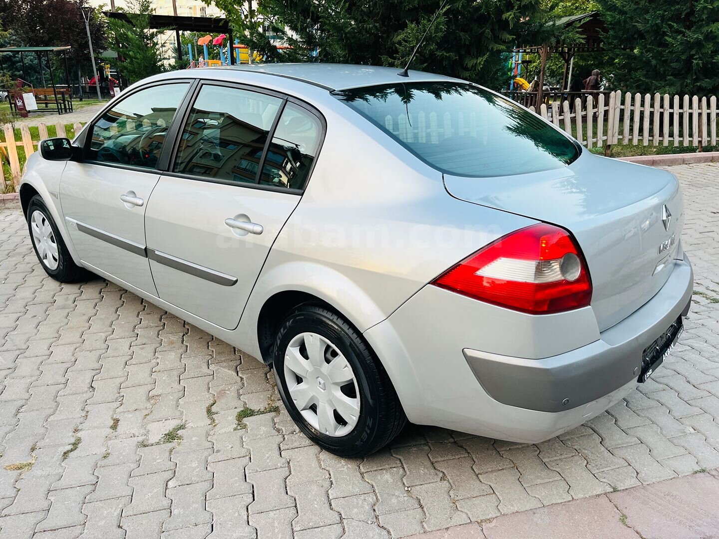 Galeriden Renault Megane 1.6 Sportway 2006 Model Ankara 210.000 km Gri (Gümüş) 6