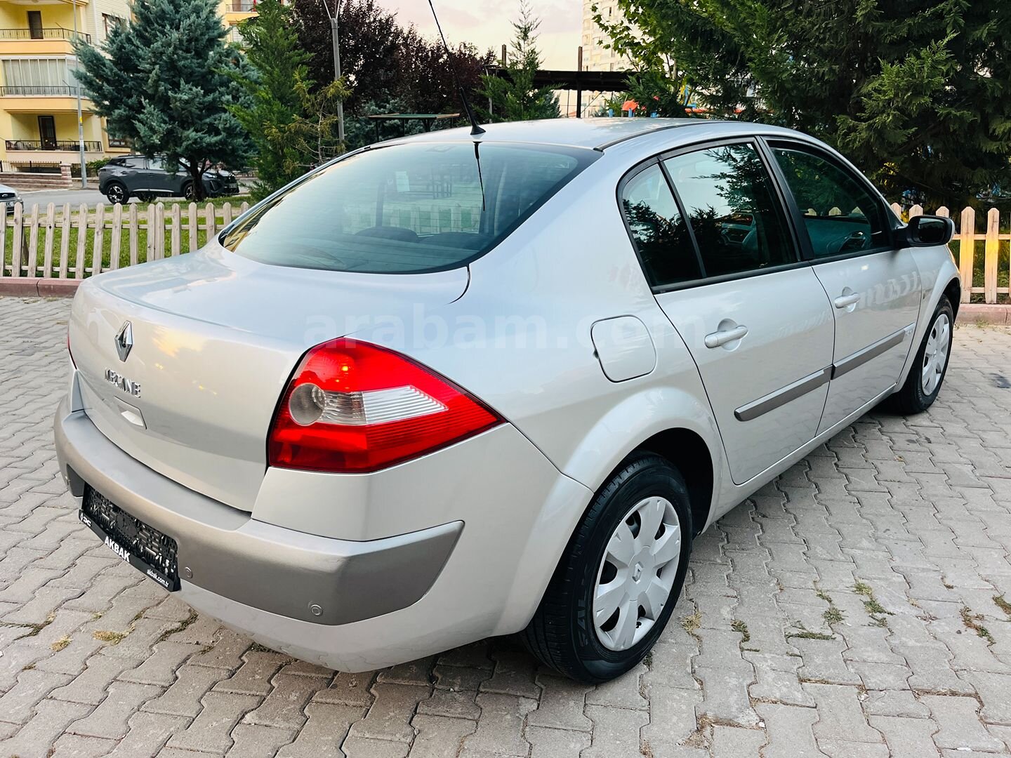 Galeriden Renault Megane 1.6 Sportway 2006 Model Ankara 210.000 km Gri (Gümüş) 7