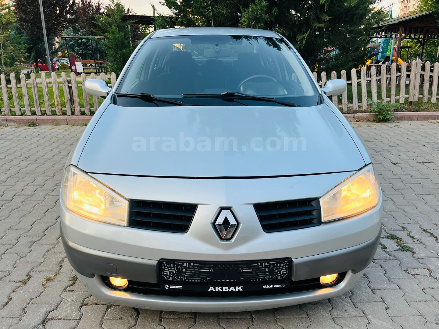 Galeriden Renault Megane 1.6 Sportway 2006 Model Ankara 210.000 km Gri (Gümüş) 4