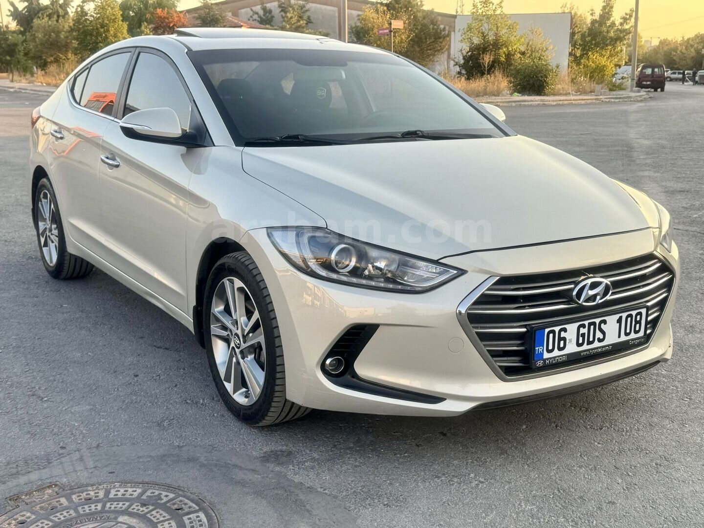 Sahibinden Hyundai Elantra 1.6 CRDi Elite Plus 2016 Model Ankara 210.000 km Gri 1