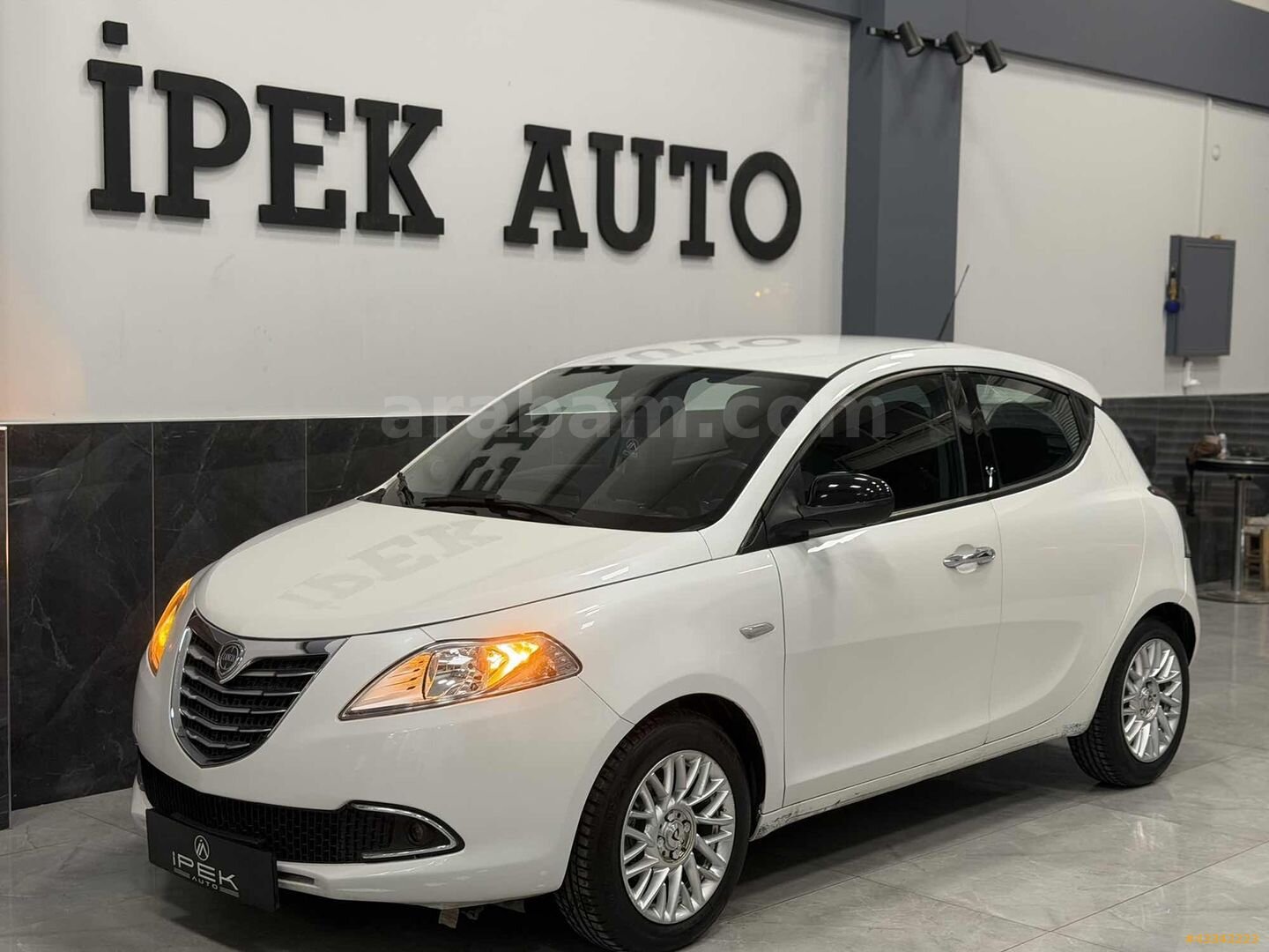 Galeriden Lancia Ypsilon 1.2 2013 Model İzmir 207.000 km Beyaz 3