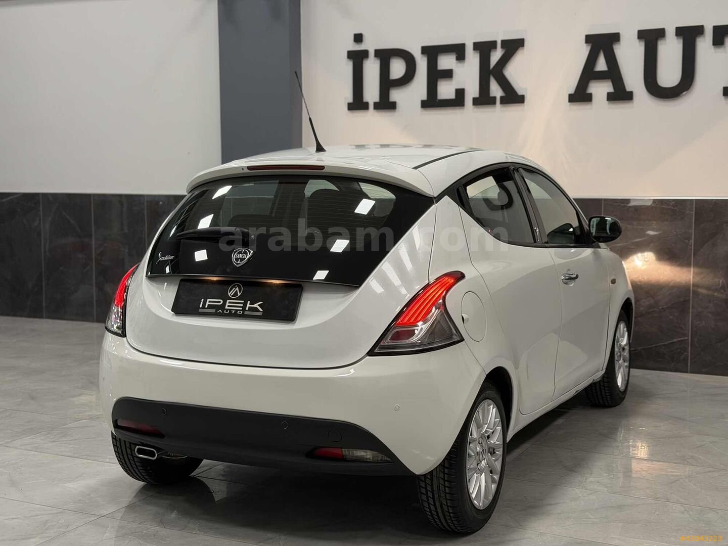 Galeriden Lancia Ypsilon 1.2 2013 Model İzmir 207.000 km Beyaz 4